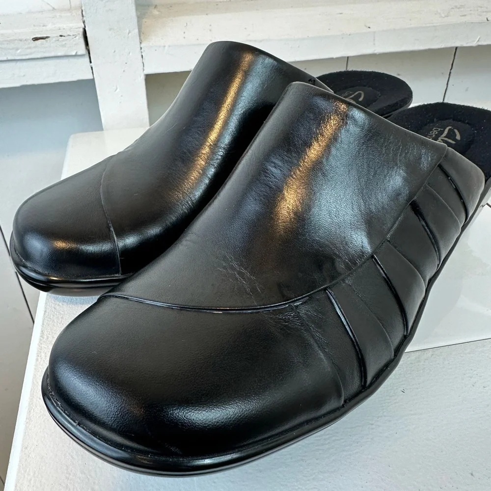 Clarks Bendables Slip-On Clogs Women’s Size 9.5 Classic Black Like New Leather - Picture 7 of 11